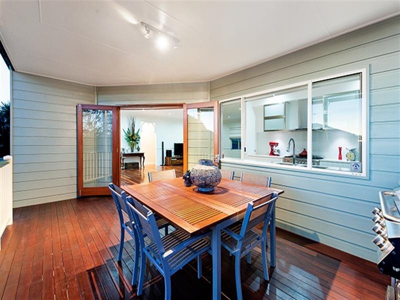 39 Lavington Street, Coorparoo QLD 4151