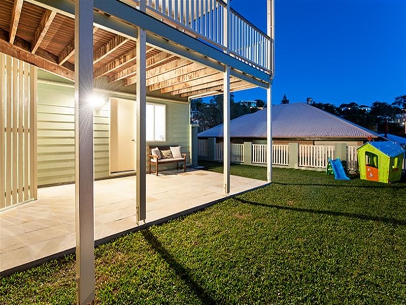 39 Lavington Street, Coorparoo QLD 4151