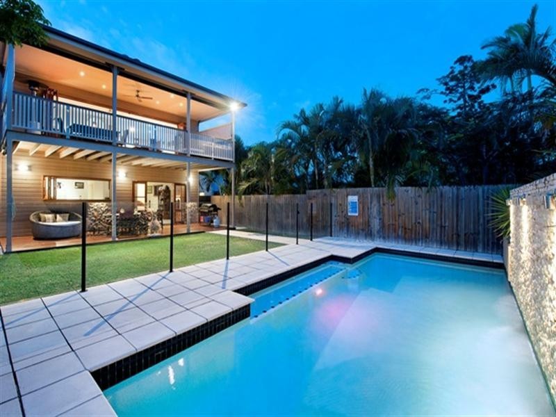 134 Barton Road, Hawthorne QLD 4171