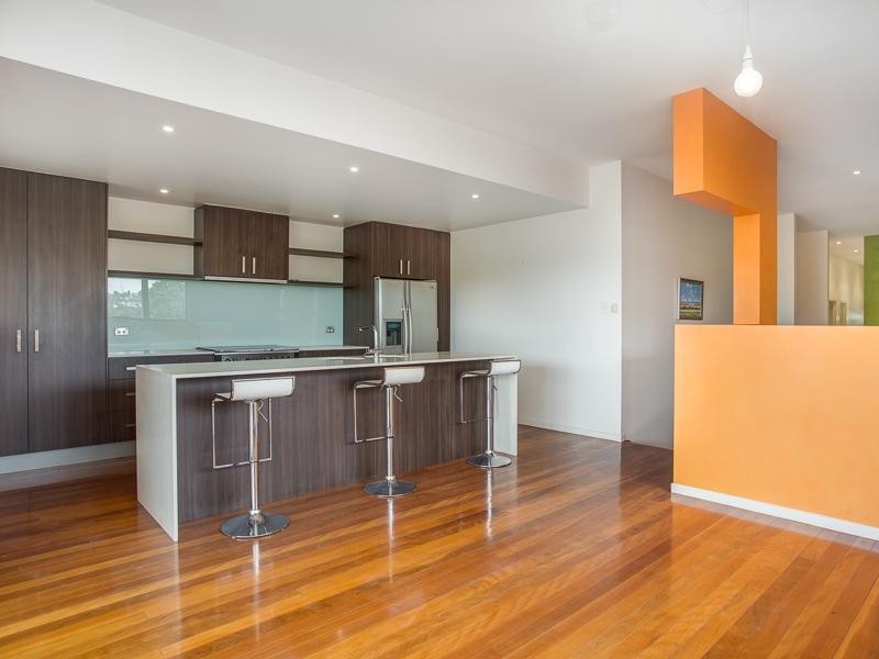 60 Bennetts Road, Camp Hill QLD 4152