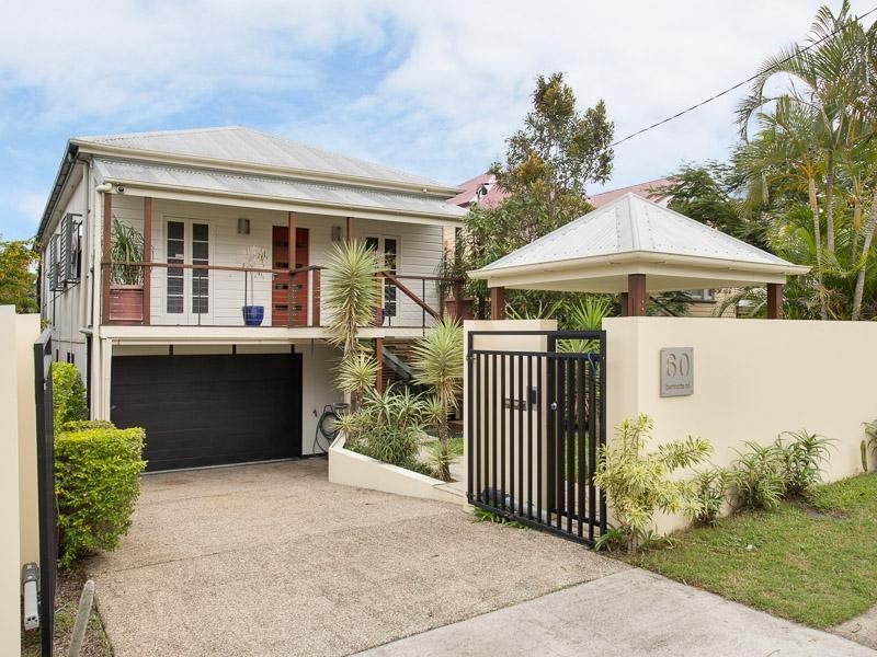 60 Bennetts Road, Camp Hill QLD 4152