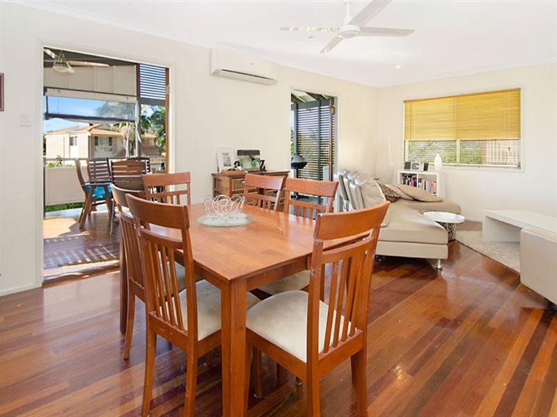 12 Bent Street, Cannon Hill QLD 4170