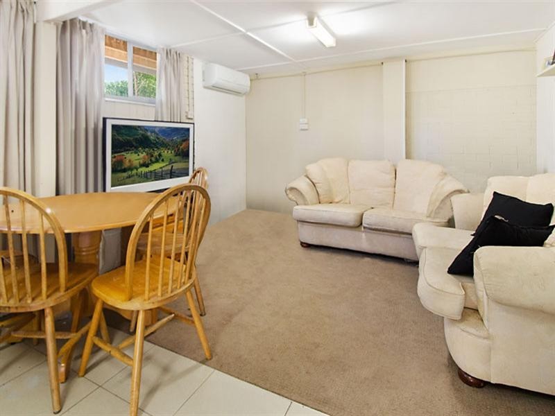 12 Bent Street, Cannon Hill QLD 4170