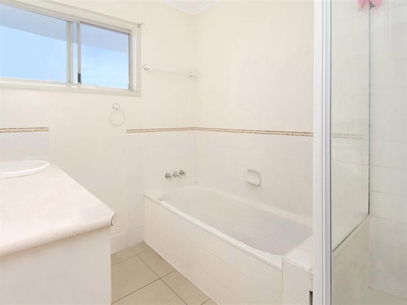 12 Bent Street, Cannon Hill QLD 4170