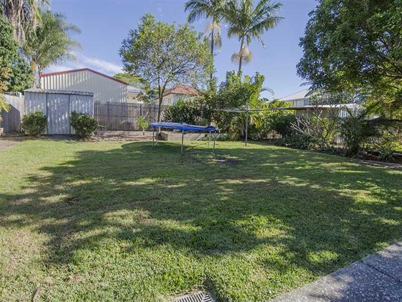 12 Bent Street, Cannon Hill QLD 4170
