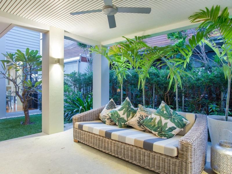 9 Addison Avenue, Bulimba QLD 4171