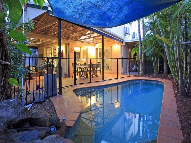 10 Victoria Street, Balmoral QLD 4171