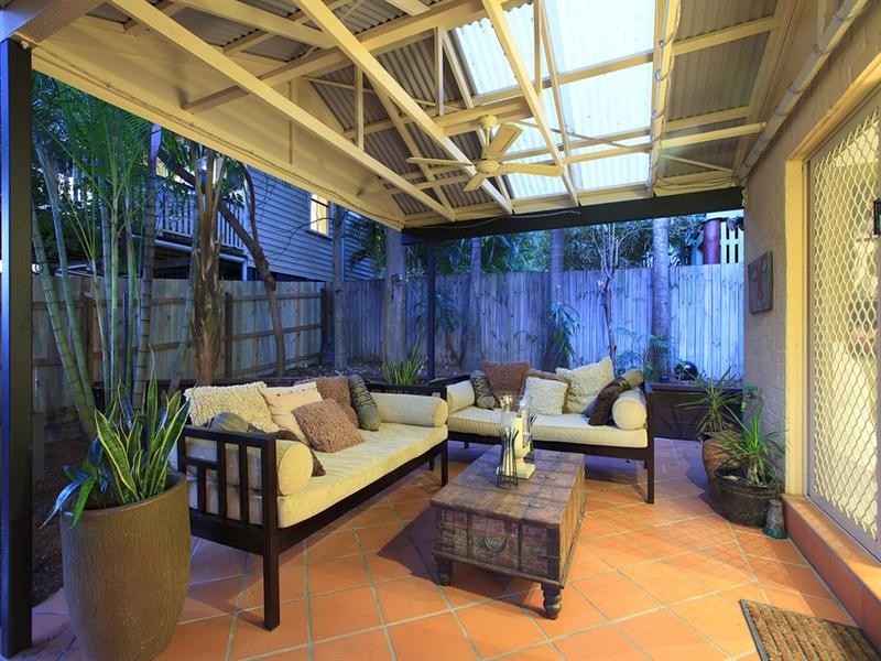 10 Victoria Street, Balmoral QLD 4171