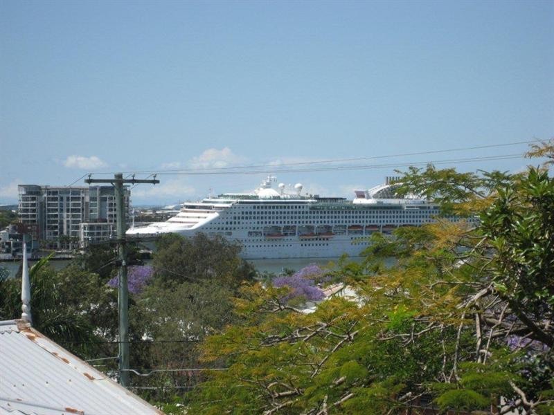 22 Tennyson Street, Bulimba QLD 4171