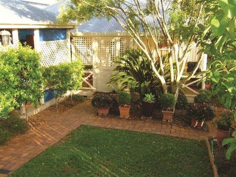 312 Wynnum Road, Norman Park QLD 4170