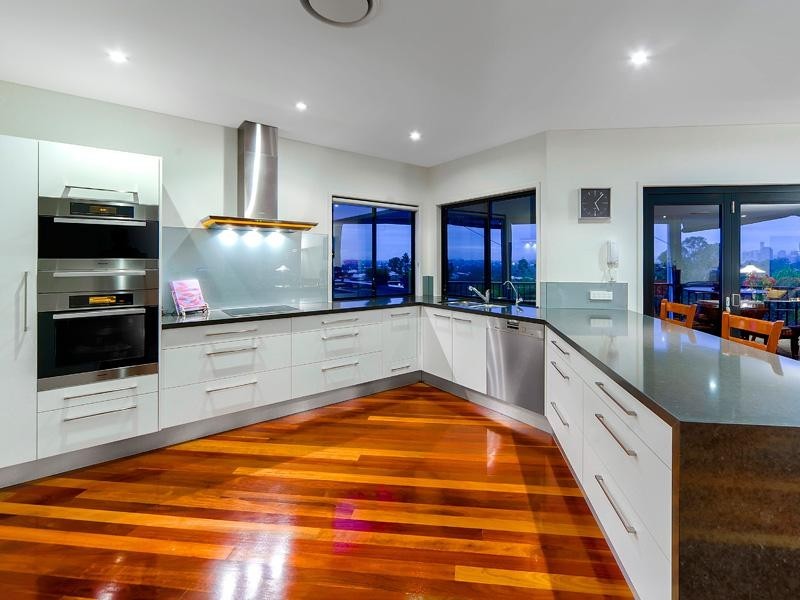 30 Quirinal Crescent, Seven Hills QLD 4170