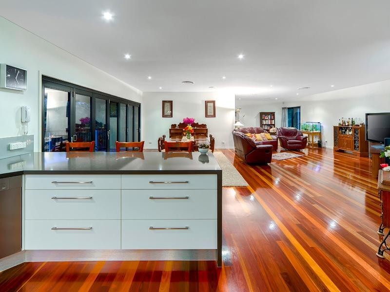 30 Quirinal Crescent, Seven Hills QLD 4170