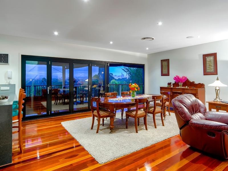 30 Quirinal Crescent, Seven Hills QLD 4170