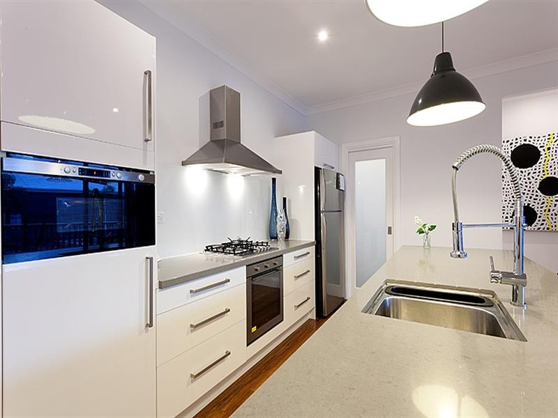 141 Dahlia Street, Cannon Hill QLD 4170