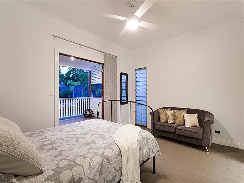 141 Dahlia Street, Cannon Hill QLD 4170