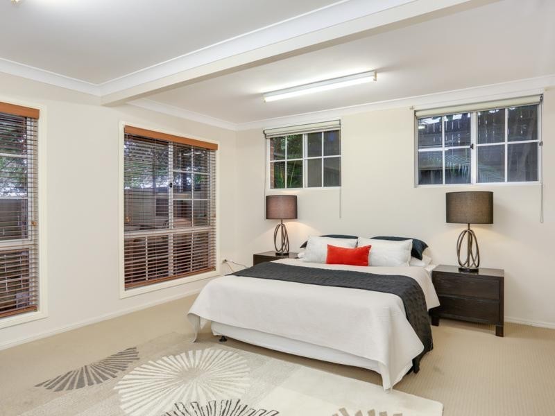 19 Thorpe Street, Balmoral QLD 4171