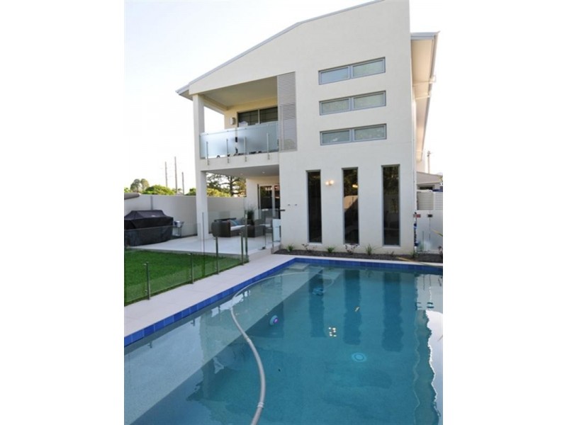 21 Bulimba Parade, Bulimba QLD 4171