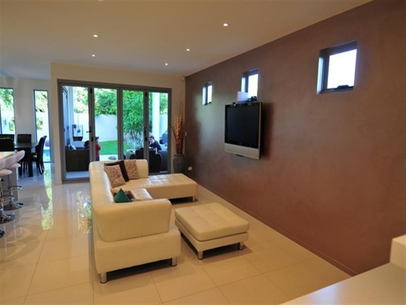 21 Bulimba Parade, Bulimba QLD 4171