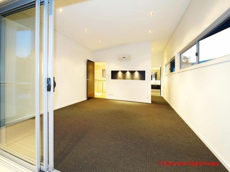 136 Porteus Drive, Seven Hills QLD 4170