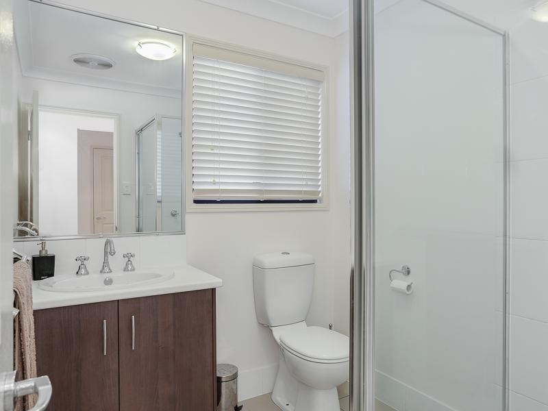 182 Milsom Street, Norman Park QLD 4170