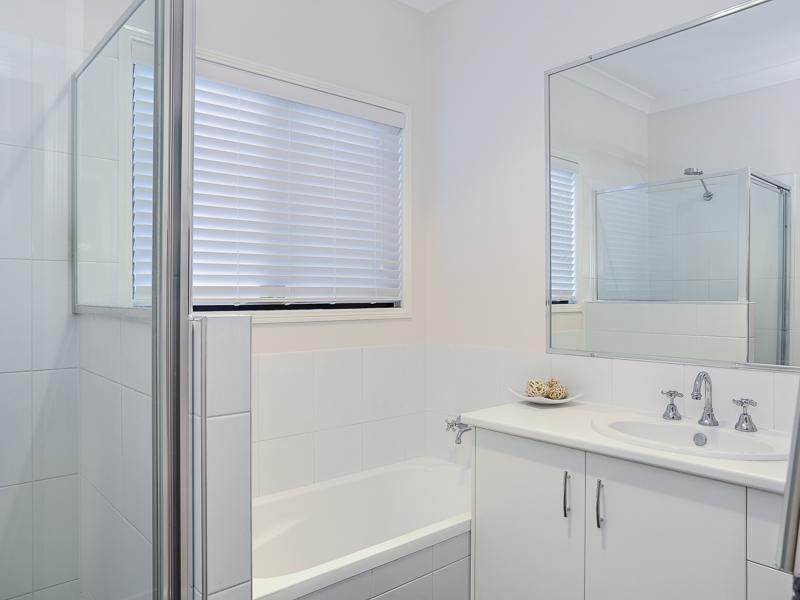 182 Milsom Street, Norman Park QLD 4170