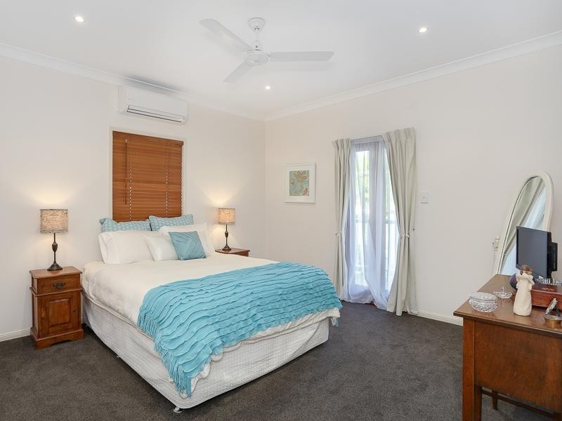 182 Milsom Street, Norman Park QLD 4170