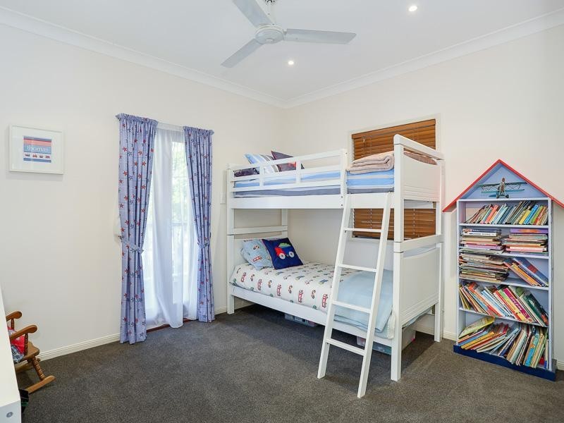 182 Milsom Street, Norman Park QLD 4170