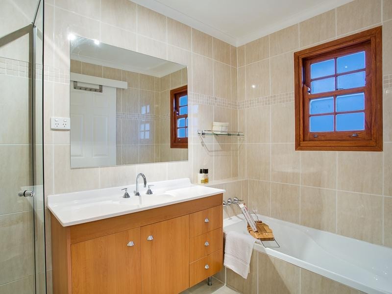 20 Govett Avenue, Hawthorne QLD 4171