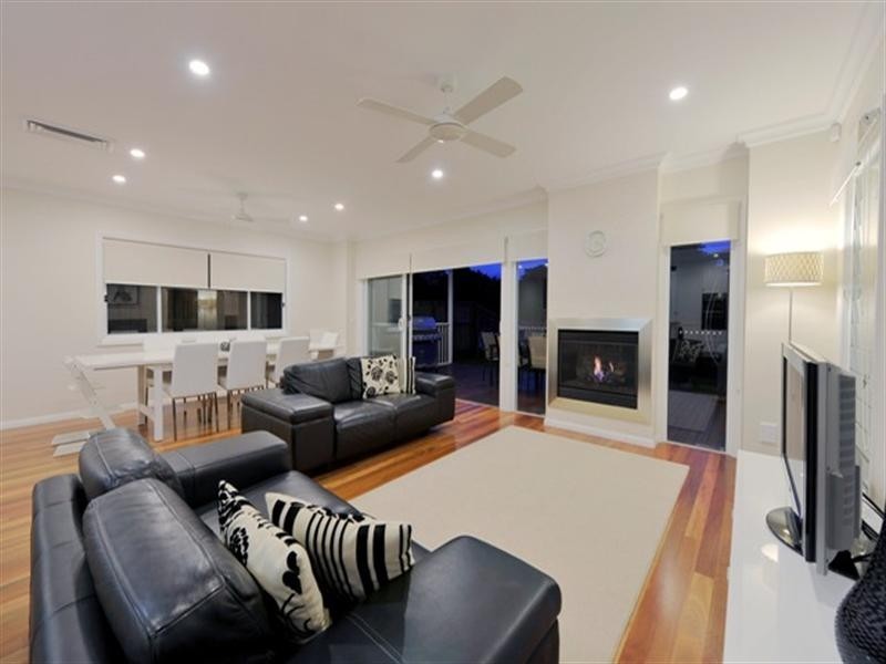 16 Johnston Street, Bulimba QLD 4171