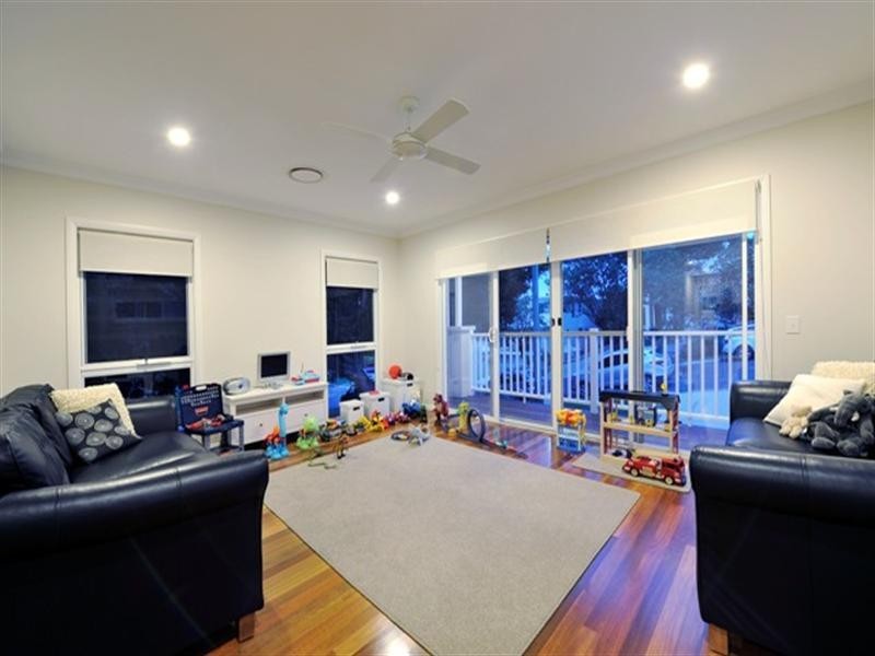 16 Johnston Street, Bulimba QLD 4171