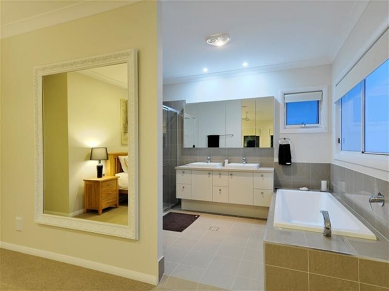 16 Johnston Street, Bulimba QLD 4171