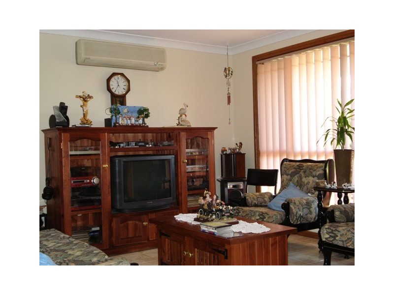 Edensor Park NSW 2176