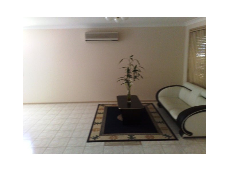 West Hoxton NSW 2171