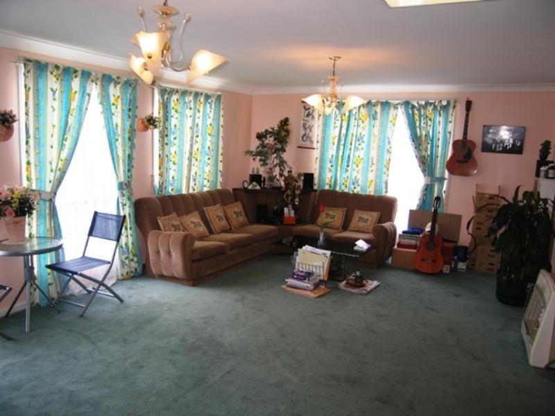 22 Lyrebird Crescent, Green Valley NSW 2168