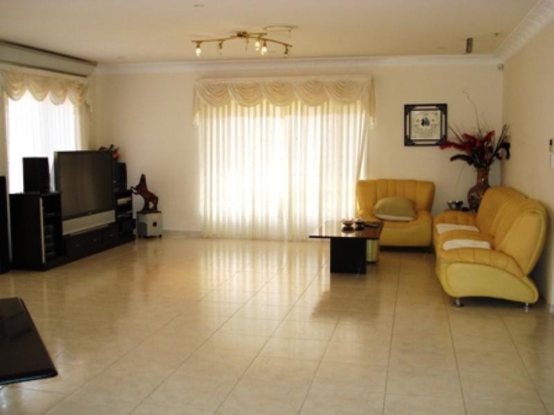 West Hoxton NSW 2171