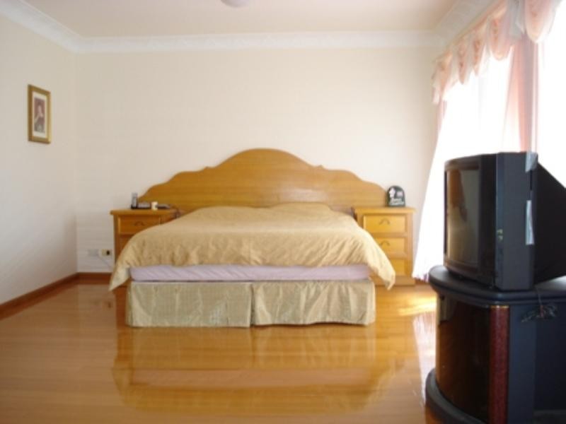 West Hoxton NSW 2171