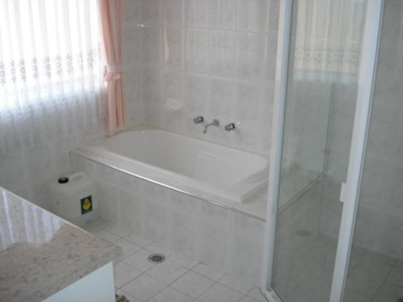 West Hoxton NSW 2171