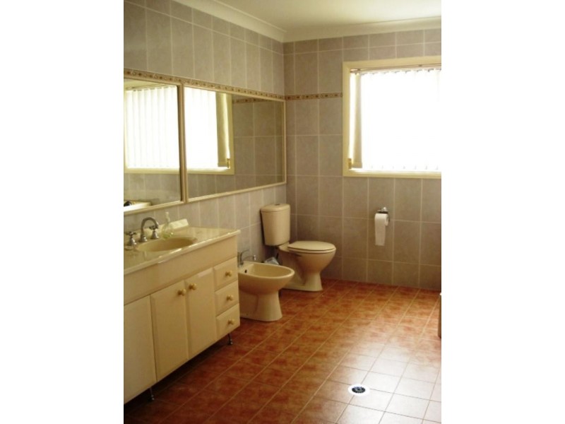 West Hoxton NSW 2171