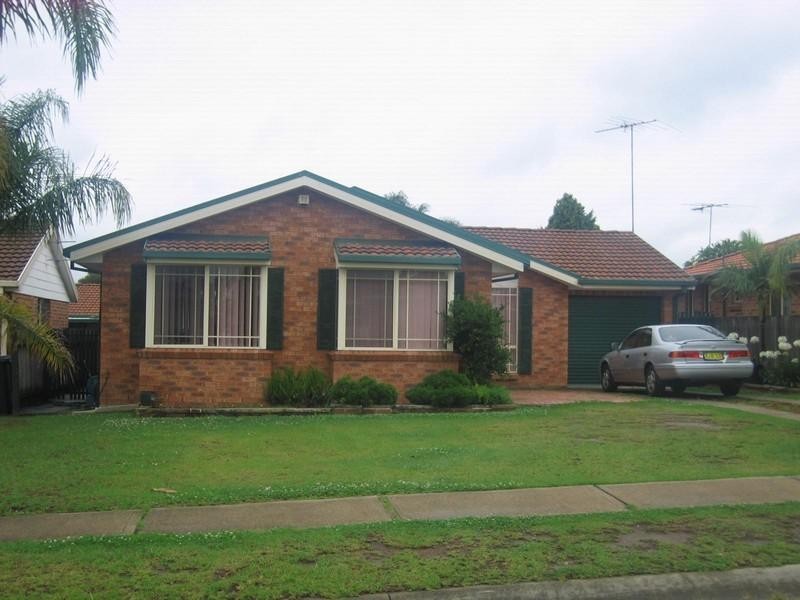 37 Swan Circuit, Green Valley NSW 2168