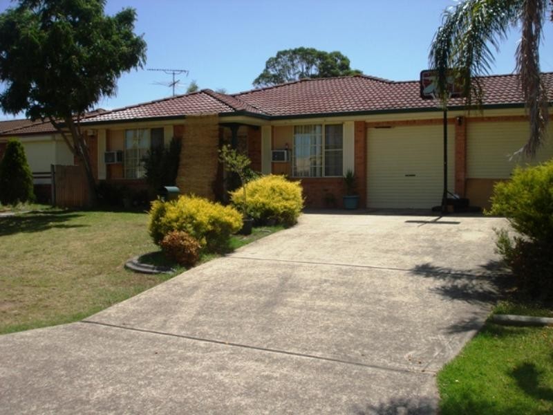 21 Nymboida Avenue, Hoxton Park NSW 2171
