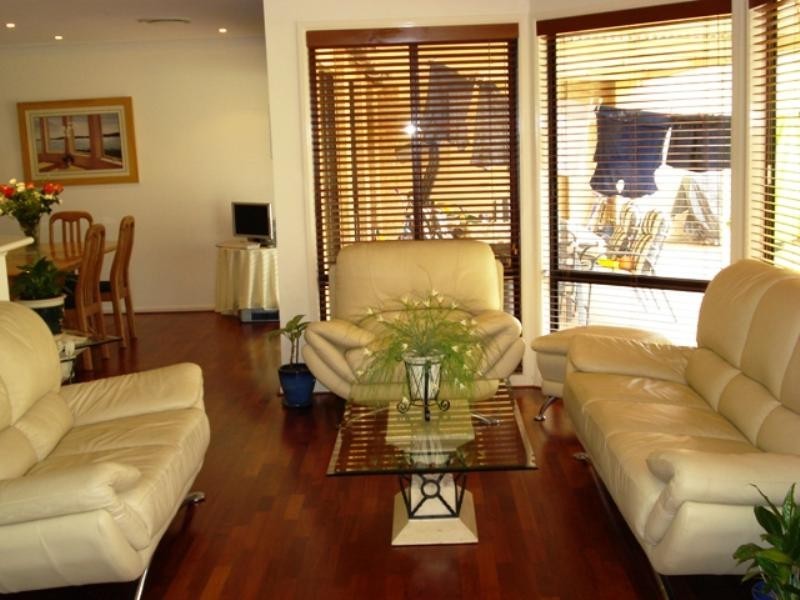 West Hoxton NSW 2171