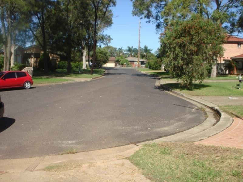 10 Howlett Close, Chipping Norton NSW 2170