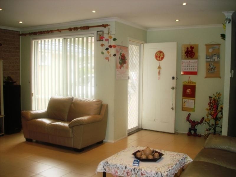 6a Aukane Street, Green Valley NSW 2168