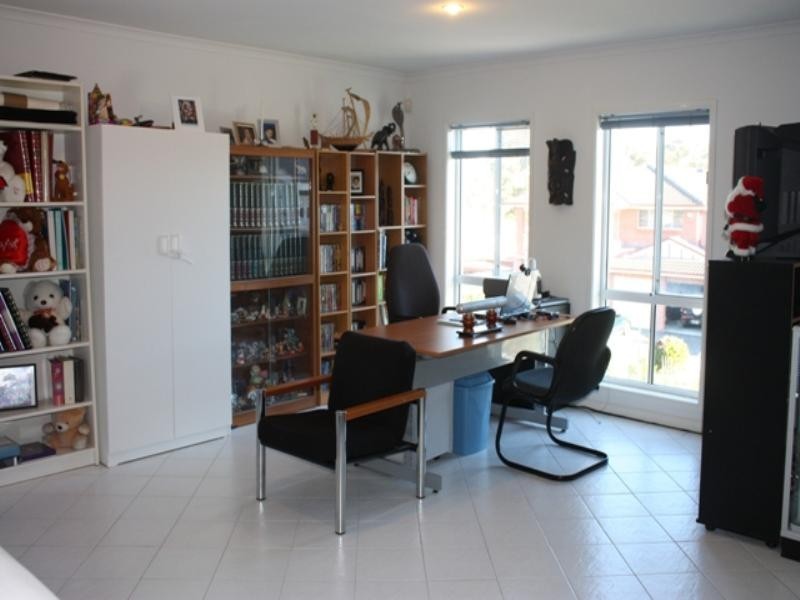 Edensor Park NSW 2176