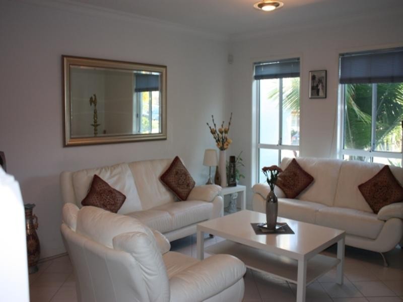 Edensor Park NSW 2176