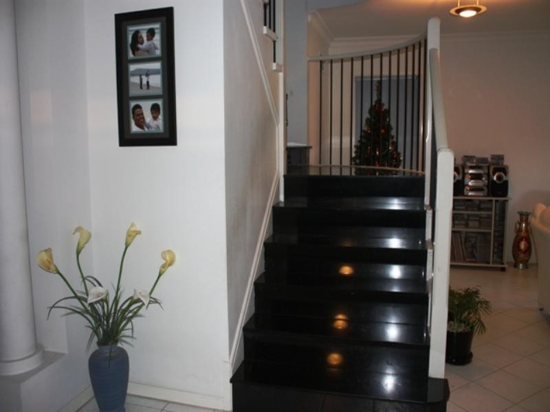 Edensor Park NSW 2176