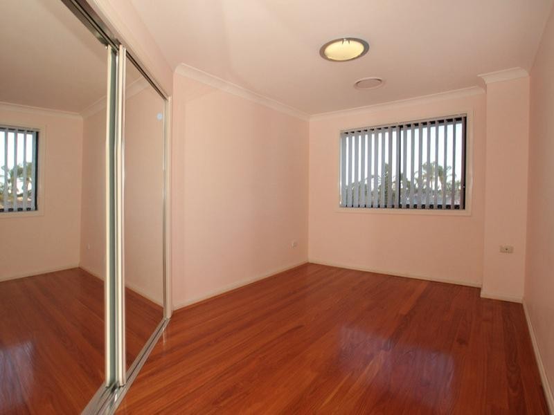 11 Flint Close, West Hoxton NSW 2171