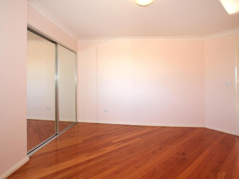 11 Flint Close, West Hoxton NSW 2171