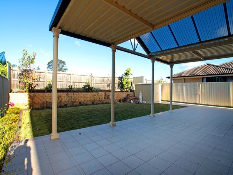 11 Flint Close, West Hoxton NSW 2171