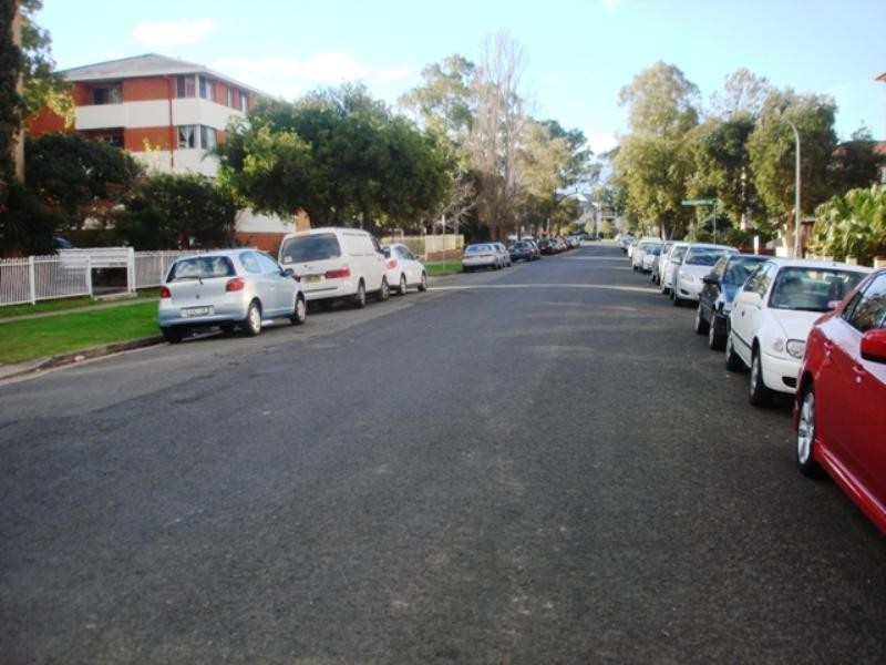 9/12 Drummond Street, Warwick Farm NSW 2170